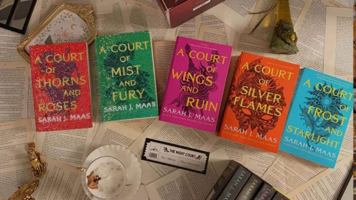 'A Court of Splintered Harmony' is out, and Sarah J. Maas has a Death God, a crossover rumour and 928 pages still to come