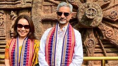 External Affairs Minister S Jaishankar with his wife, Kyoko Jaishankar, who is Japanese. (Image/Instagram)