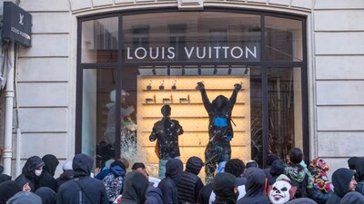A Louis Vuitton store in France after being ransacked amid student protests that escalated into looting, with luxury boutiques among the targets of the unrest. (Image/X)