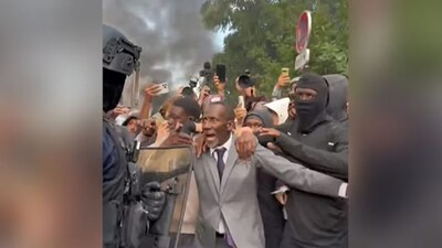 Saint-Denis Mayor Bally Bagayoko steps between riot police and student protesters during a demonstration in France. (Image/X)
