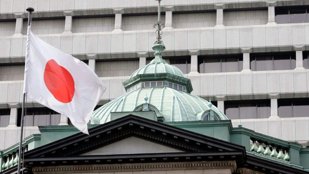 Permanent File Why has Japan increased the permanent residency fee by 20 times?