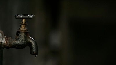 Maharashtra is grappling with a deepening water crisis as a deficient monsoon, soaring October temperatures, and drought conditions put pressure on reservoirs, threaten crop yields and force cities to impose water cuts and stricter curbs on consumption. Representative image/Reuters