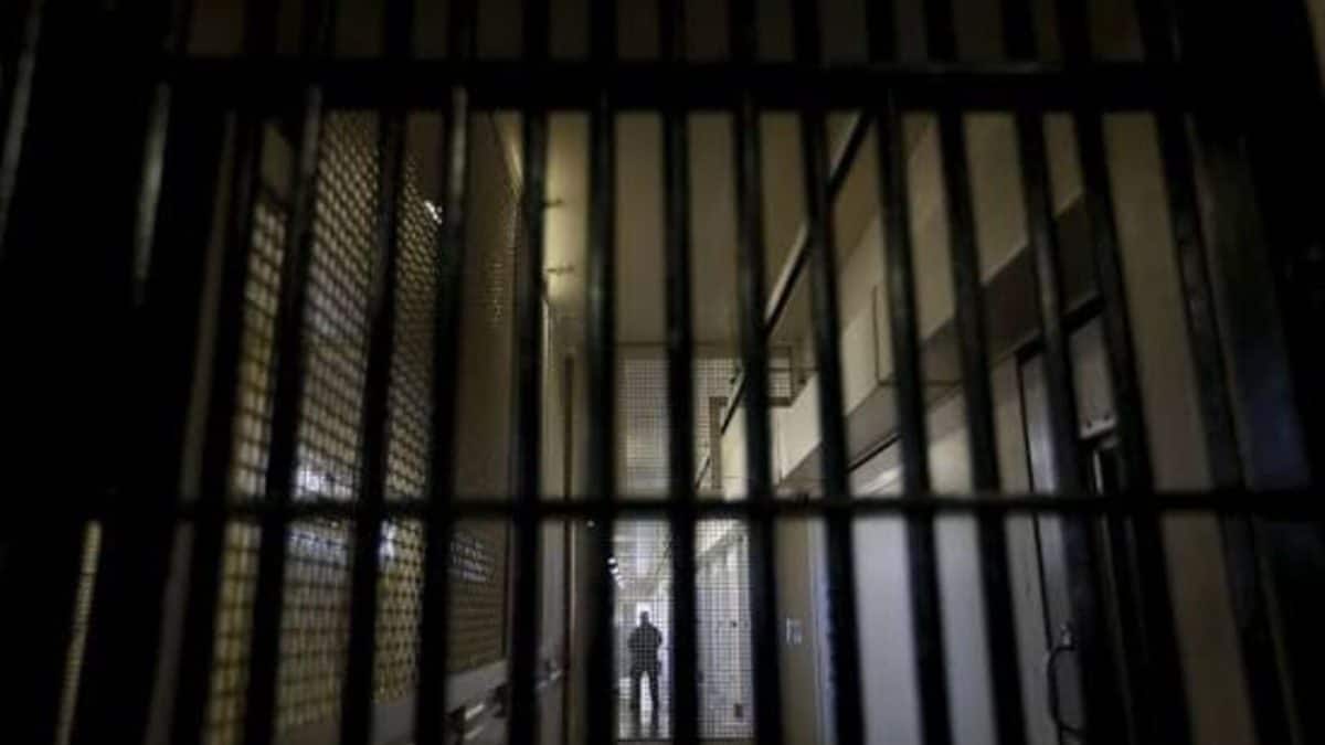 England and Wales to Free 700 Prisoners Early Amid Overcrowding