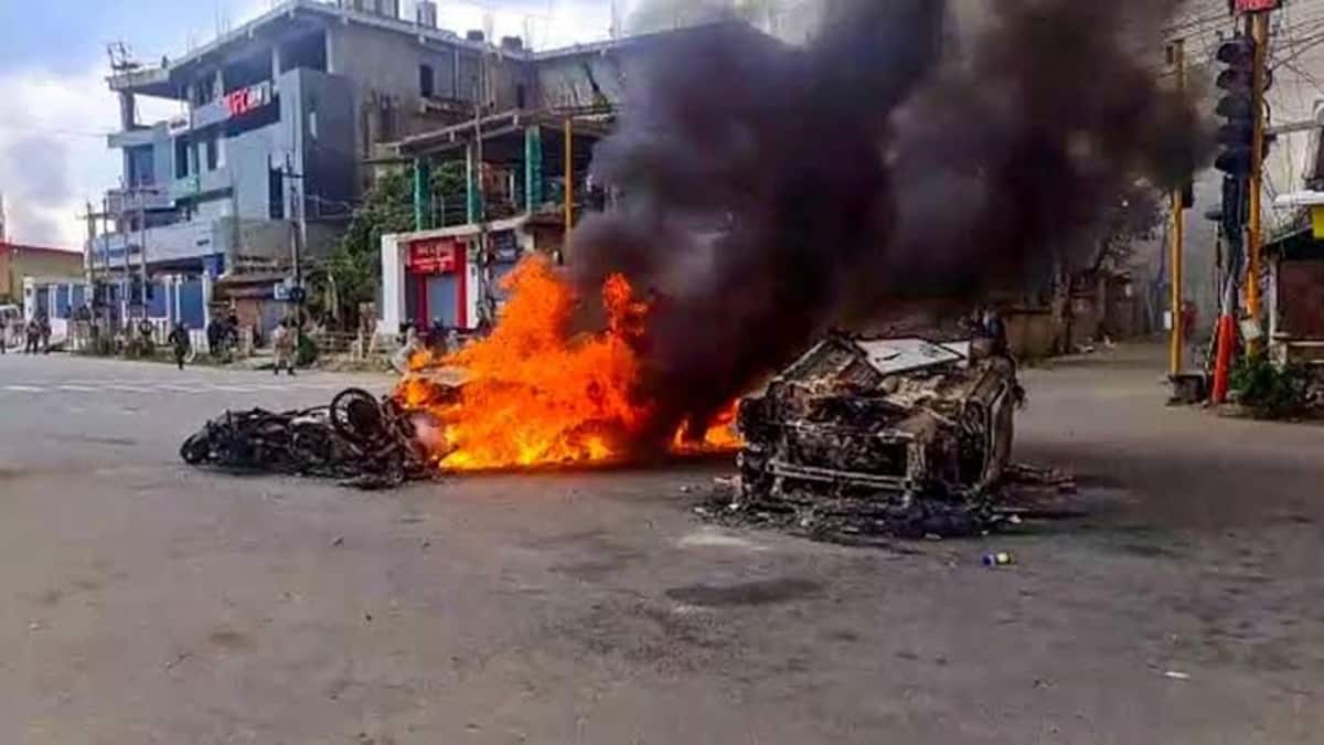 Fresh violence kills 4 in Manipur; protesters take bodies to CM's residence, demand action