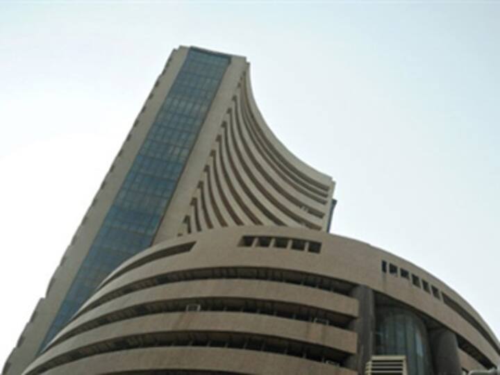  Metal index leads rally, Airtel biggest loser