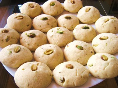 Pistachio nan khatai—a desi shortbread Pistachio nan khatai—a desi shortbread