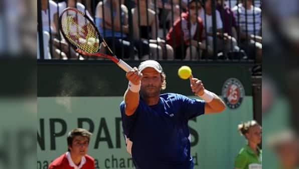 Djokovic, Schiavone cruise, Berdych falls to qualifier
