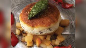 Yoghurt kabab with fruit chaat