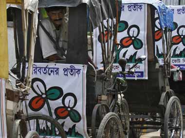 Mamata, Gogoi set to win; dead heat in TN, Kerala Mamata, Gogoi set to win; dead heat in TN, Kerala