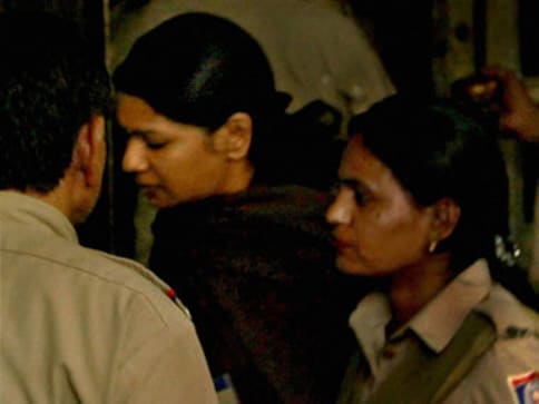 Court extends Kanimozhi's Tihar stay, waits for CBI Court extends Kanimozhi's Tihar stay, waits for CBI