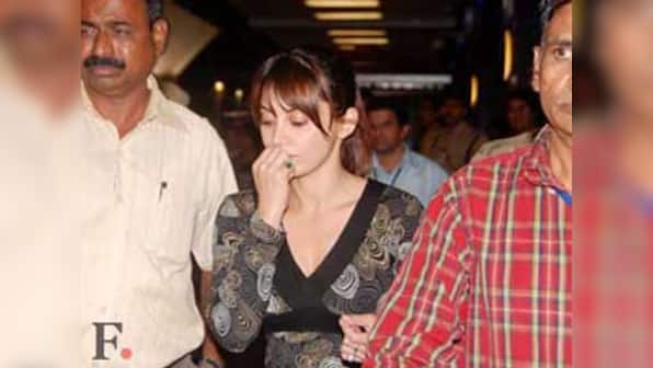 FP exclusive! Minissha Lamba walks out of Mumbai airport