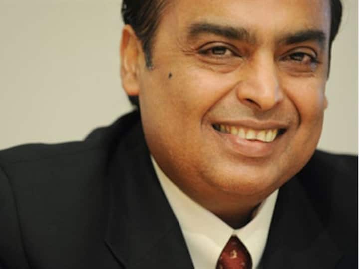 Exec pay: Mukesh does it again, forgoes Rs 24 cr from salary