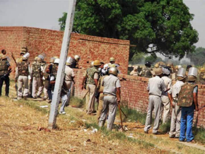 Noida, Agra burn after land tension flares up, toll at 4 Noida, Agra burn after land tension flares up, toll at 4