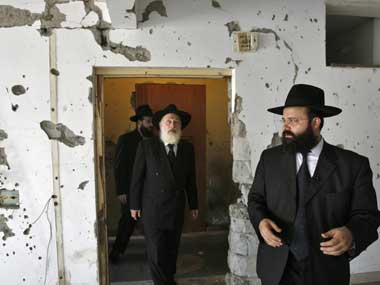 It’s true: Pak handlers used Indian live TV to guide gunmen It’s true: Pak handlers used Indian live TV to guide gunmen