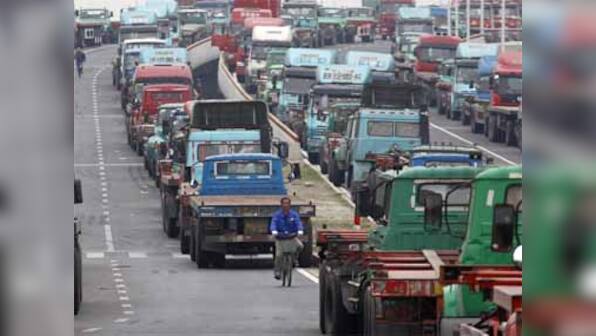 Delhi air pollution: More than 60,000 trucks enter capital after expiry of ban on entry
