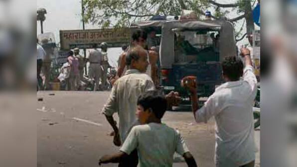 Dialogue of the deaf: Anatomy of an agitation