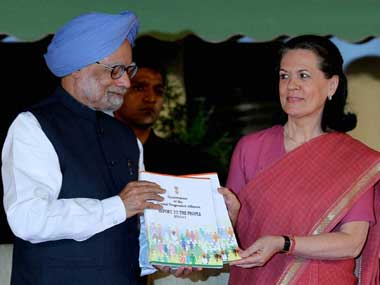 Between Sonia's claque and Manmohan's clique Between Sonia's claque and Manmohan's clique