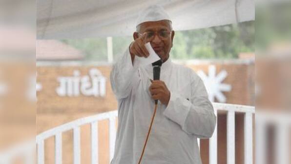 Anna threatens second fast on Lokpal bill on 16 Aug