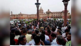 Team Anna, time's running out; opt for plan B 