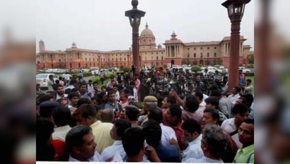 Team Anna, time's running out; opt for plan B 