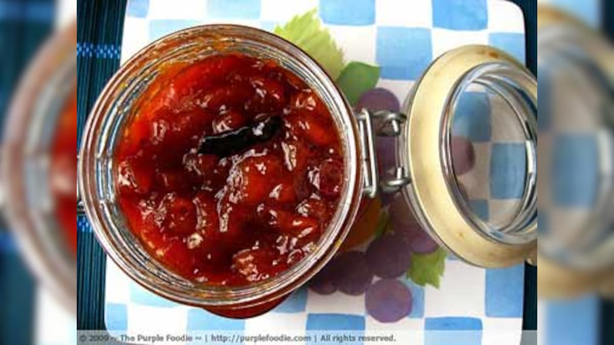 Brekker on the go: peach and cherry jam