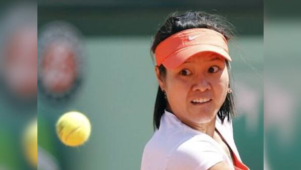 Li beats Sharapova to reach French final