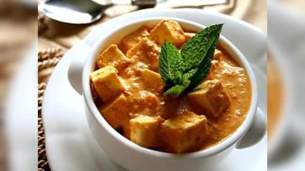 Dinner plan: paneer butter masala and palak paratha