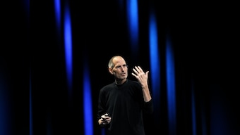 Steve Jobs gives Apple "best office building in the world" 