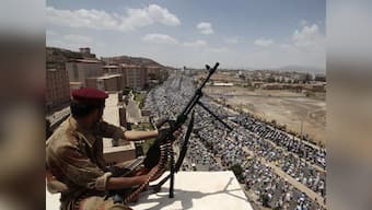 Sanaa becomes ghost town as troops and rival forces clash