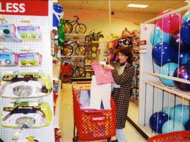 Shopper's Stop expansion plan: Rs 400 cr investment in 4 yrs Shopper's Stop expansion plan: Rs 400 cr investment in 4 yrs