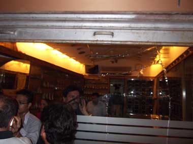 Blast reax: Obama, Sonia Gandhi condemn attacks Blast reax: Obama, Sonia Gandhi condemn attacks