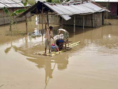 Ravaging flood enters Assam villages, affects 1.5 lakh people-Fwire ...