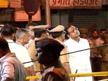 Mumbai blasts: Death toll reaches 21, 141 injured Mumbai blasts: Death toll reaches 21, 141 injured