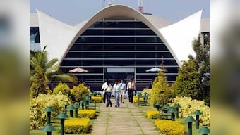 Infosys: Please deploy your cash to get big ticket customers