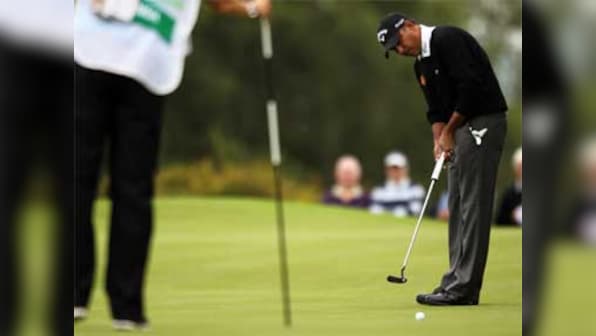 Jeev survives poor start to hold on to lead at Irish Open