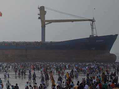 Another ship runs aground at Juhu Another ship runs aground at Juhu