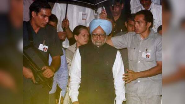 Why netas and public must be banned from tragedy tourism
