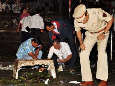 FIR filed against 2 HuJI suspects in Mumbai blast FIR filed against 2 HuJI suspects in Mumbai blast