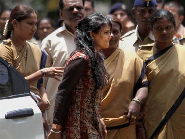 Storyteller cops and the ‘300 pieces' theory Storyteller cops and the ‘300 pieces' theory