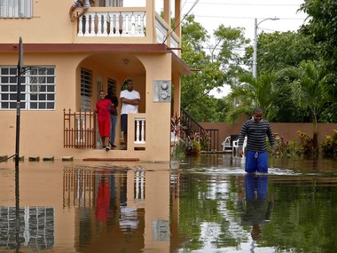 Evacuations begin on tiny US island ahead of Irene Evacuations begin on tiny US island ahead of Irene