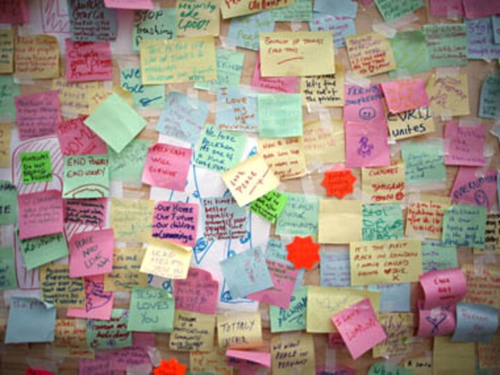 #London riots: Residents use twitter to rubbish false rumours 