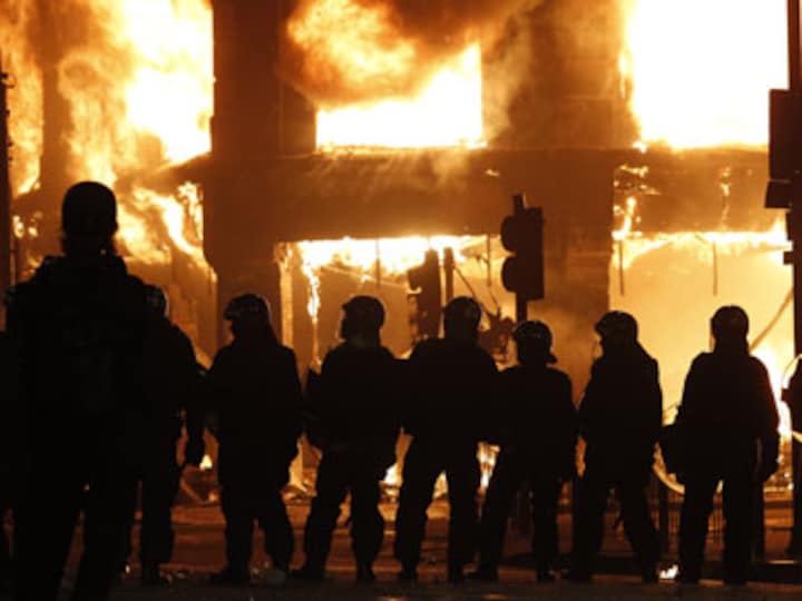 Video: How Blackberry Messenger was used to organise London's riots