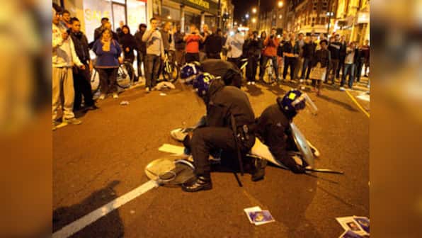 London Riots: BlackBerry boys and BlackBerry yobs