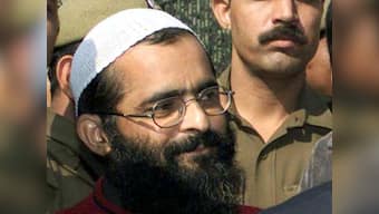 Govt downplays Padgaonkar disfavouring death penalty to Afzal