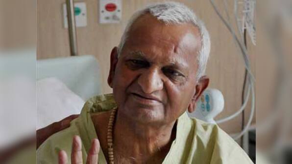 Near fit Anna Hazare discharged from hospital