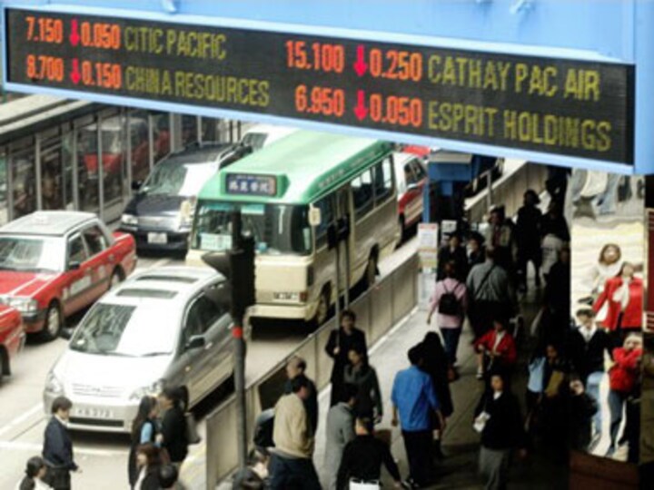 Asian stocks slump on US recession fears; gold soars to new high