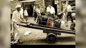 Dabbawalas support Team Anna; no tiffin on 16 Aug