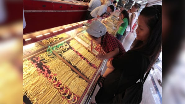 Gold loses steam on US recession fears; silver slumps 