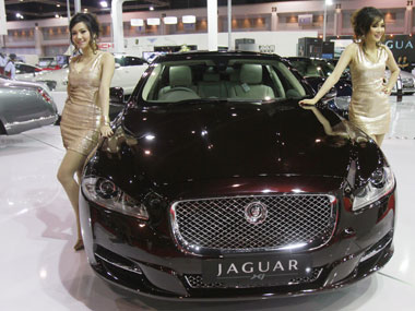 Tata Motors input costs surge, net falls short of estimate Tata Motors input costs surge, net falls short of estimate