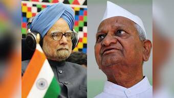 LIVE: Team Anna burns Lokpal draft, challenges govt